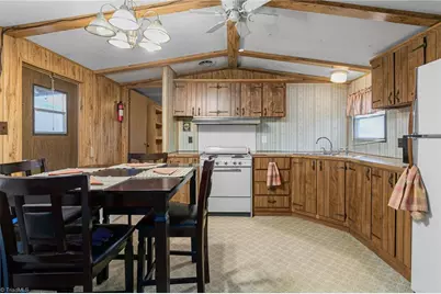 132 Friendly Road, Thomasville, NC 27360 - Photo 10