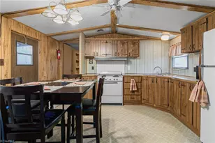 132 Friendly Rd, Thomasville, NC 27360 - Photo 10