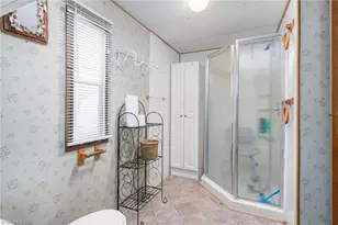 132 Friendly Rd, Thomasville, NC 27360 - Photo 16