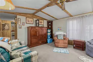 132 Friendly Rd, Thomasville, NC 27360 - Photo 8