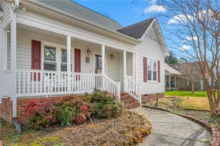 825 Lockesley Ln, Burlington, NC 27217 - Photo 2