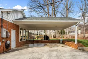 1002 Kemp Rd W, Greensboro, NC 27410 - Photo 36