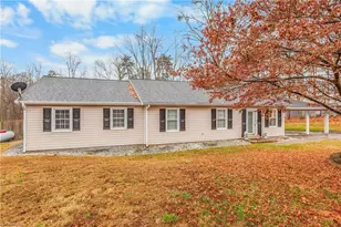 1320 Pebblebrook Rd, Winston-Salem, NC 27105 - Photo 4