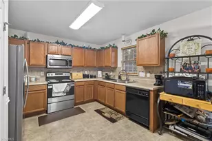 629 Brassfield Dr, Burlington, NC 27217 - Photo 8