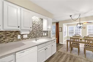 8 Broadleaf Ct, Summerfield, NC 27358 - Photo 10