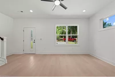 806 W Dameron Avenue, Liberty, NC 27298 - Photo 26