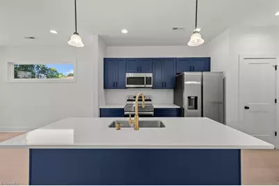 806 W Dameron Avenue, Liberty, NC 27298 - Photo 8