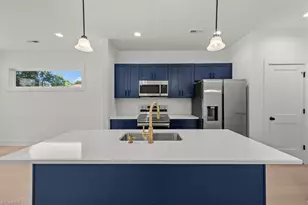 806 W Dameron Ave, Liberty, NC 27298 - Photo 8