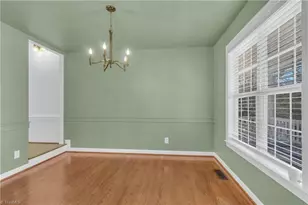 1206 Foxhaven Dr, Greensboro, NC 27455 - Photo 10