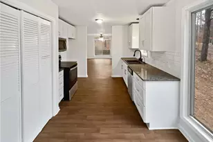 150 Roswell Dr, Kernersville, NC 27284 - Photo 2