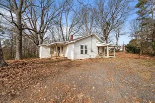 2208 Ermine St, Randleman, NC 27317 - Photo 2