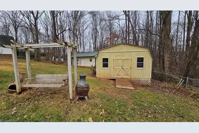 110 Hillside Court, King, NC 27021 - Photo 36