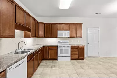 4320 Crosspointe Lane, Kernersville, NC 27284 - Photo 4