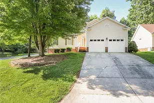 3401 Trail Ridge Dr, Greensboro, NC 27410 - Photo 2