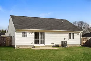 4156 Kennison Village Dr, Winston-Salem, NC 27127 - Photo 14