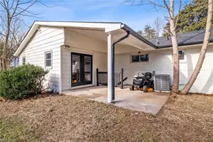 5038 Longbrook Cir, Winston-Salem, NC 27105 - Photo 38