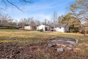 5038 Longbrook Cir, Winston-Salem, NC 27105 - Photo 42