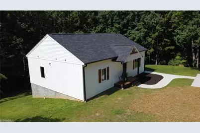 148 Buena Vista Drive, Pilot Mountain, NC 27041 - Photo 6