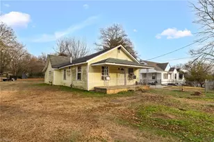 1911 Leight St, Winston-Salem, NC 27107 - Photo 4