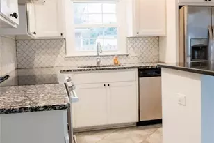 2822 Bedford St, Burlington, NC 27215 - Photo 16