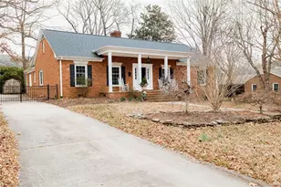 2822 Bedford St, Burlington, NC 27215 - Photo 2