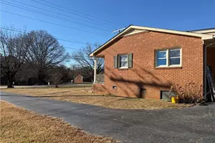 1617 Bunker Hill Sandy Ridge Rd, Kernersville, NC 27284 - Photo 4