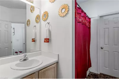 615 Old Heritage Trail, Greensboro, NC 27401 - Photo 20