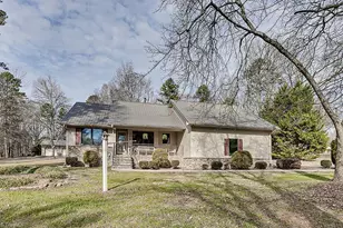 104 Willowbrook Dr, Thomasville, NC 27360 - Photo 2