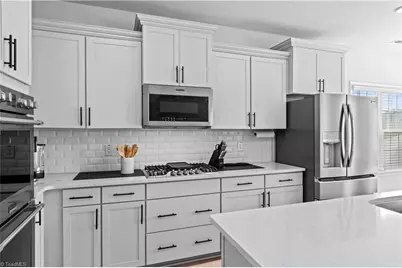 7260 Huntgate Drive, Kernersville, NC 27284 - Photo 10