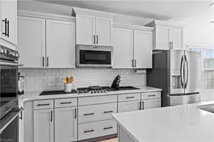 7260 Huntgate Dr, Kernersville, NC 27284 - Photo 10