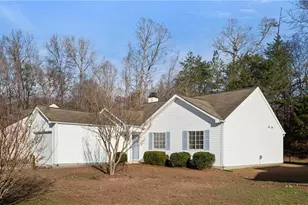 2635 Stratford Lake Rd, Winston-Salem, NC 27103 - Photo 2