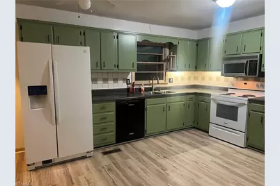 124 Kimberly Street, Mount Airy, NC 27030 - Photo 2