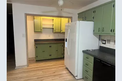 124 Kimberly Street, Mount Airy, NC 27030 - Photo 4