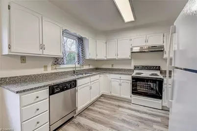 115 S Mendenhall Street #C, Greensboro, NC 27403 - Photo 6