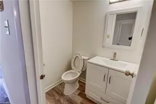 115 S Mendenhall St, Greensboro, NC 27403 - Photo 16