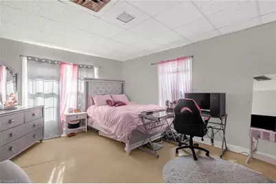 4 Chesterfield Court, Greensboro, NC 27410 - Photo 32