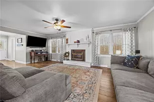 1625 Robinhood Dr, Burlington, NC 27217 - Photo 4