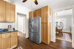 304 N Tremont Dr, Greensboro, NC 27403 - Photo 14