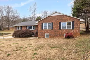 1175 Whispering Pines Dr, Kernersville, NC 27284 - Photo 4