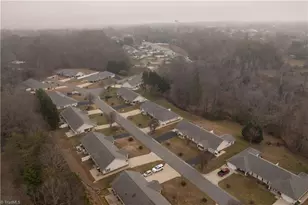 273 S Boyles St, Pilot Mountain, NC 27041 - Photo 6