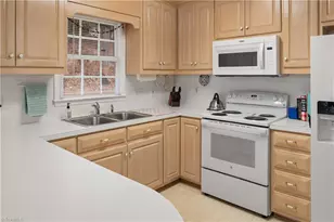 273 S Boyles St, Pilot Mountain, NC 27041 - Photo 18