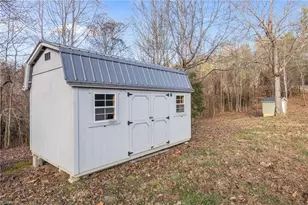 950 Waggoner Neal Rd, Walkertown, NC 27051 - Photo 14