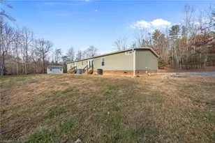 950 Waggoner Neal Rd, Walkertown, NC 27051 - Photo 12