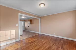 611 E Willowbrook Dr, Burlington, NC 27215 - Photo 4