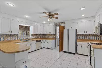 566 Palmer Drive, Southport, NC 28461 - Photo 8