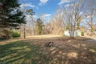 160 N Peace Haven Rd, Winston-Salem, NC 27104 - Photo 26