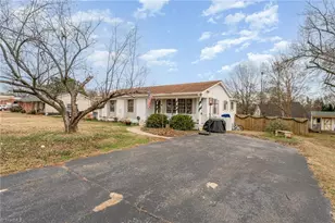 713 Lake Dr, Kernersville, NC 27284 - Photo 2