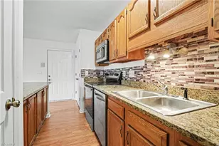 3701 Cotswold Terrace, Greensboro, NC 27410 - Photo 6