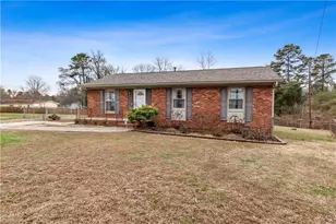 4030 Menfreya Ct, Winston-Salem, NC 27105 - Photo 2