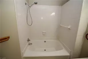 28 Cedar Knoll Dr, Greensboro, NC 27407 - Photo 30